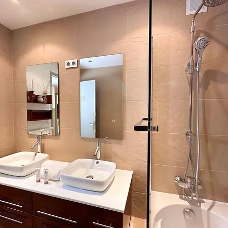 Eiffel Tower - Premium For 6 With Lift *