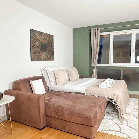 Eiffel Tower - Premium For 6 With Lift